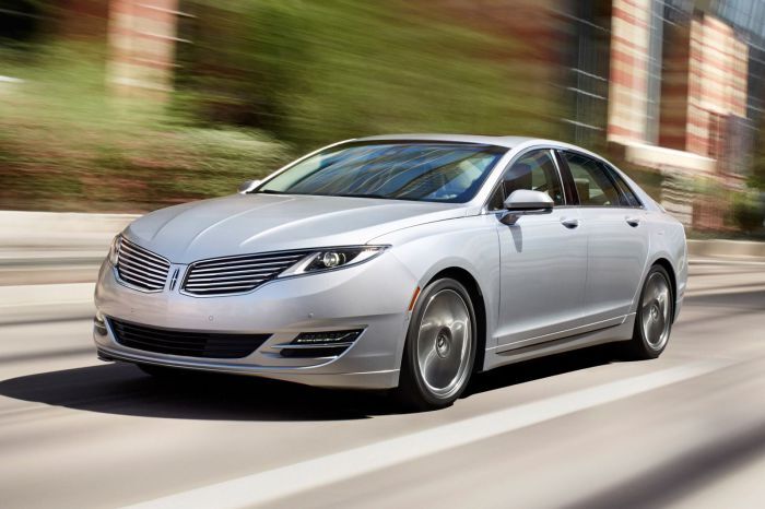 Представительский "старичок" Lincoln MKS.