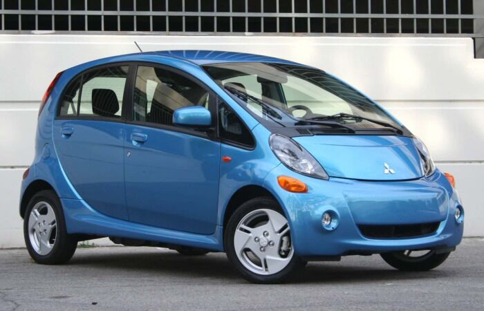 Mitsubishi I-MiEV - электромобиль, который может разорить.