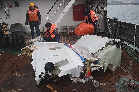 Крушение Ту-154: страшные находки спасателей собрали в масштабном фоторепортаже