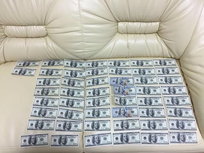 Долларовый диван: в СБУ рассказали подробности задержания судьи-взяточниа
