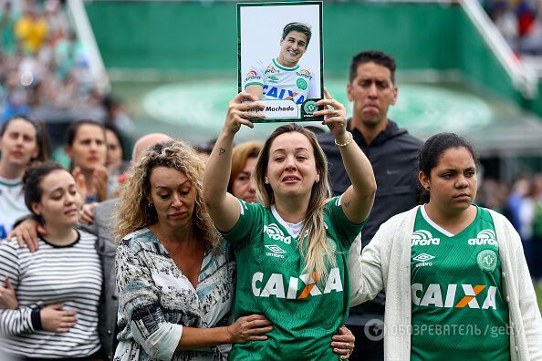 100 000 осіб прийшли на похорон футболістів, які розбилися в авіакатастрофі в Колумбії