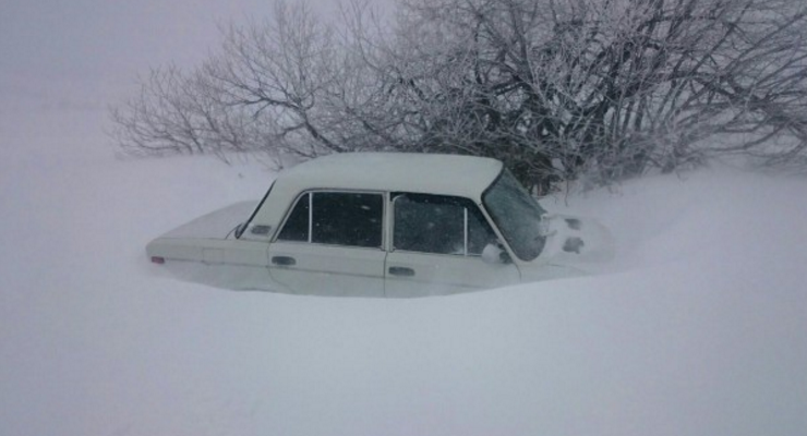 Ветер, дождь и снег: в сети показали последствия непогоды в Крыму