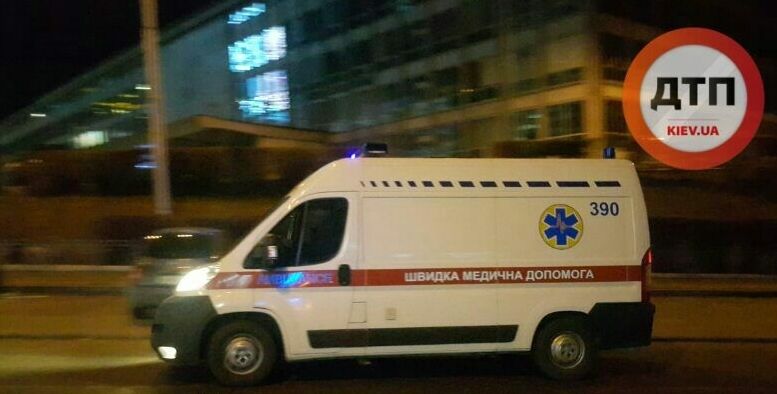У Києві біля Палацу спорту розстріляли двох осіб