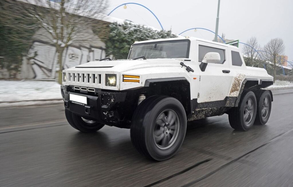 Hummer H2 превратили в шестиколесного монстра: фото