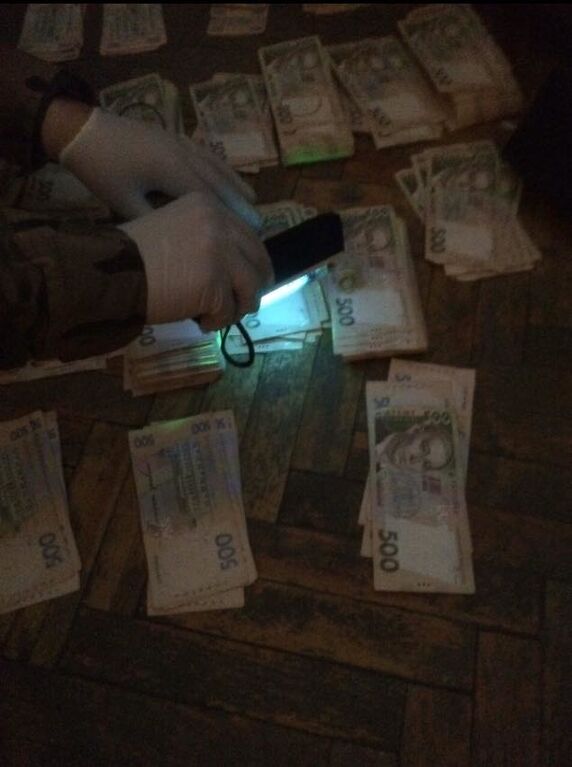 Взятка в 350 тыс. грн: в Одессе задержали чиновника Минобороны