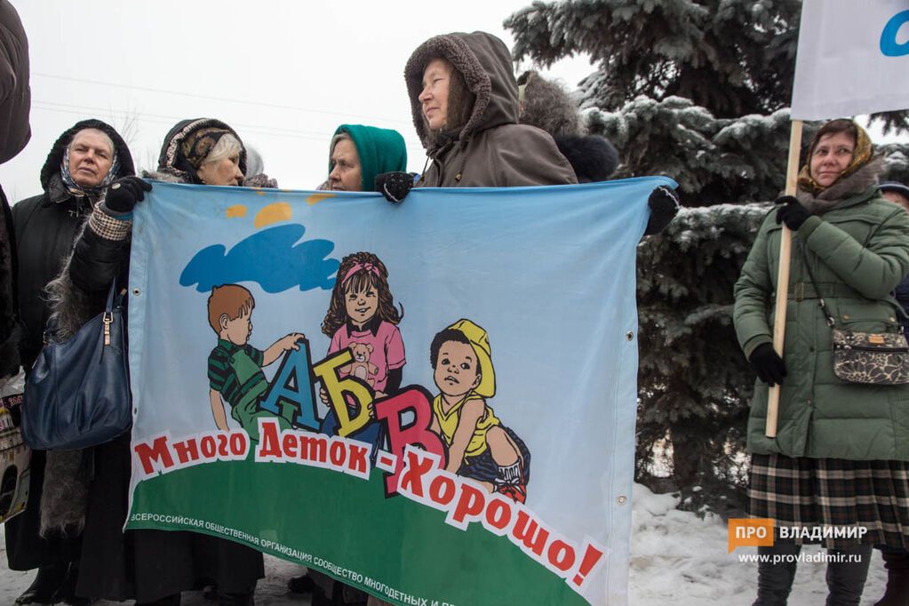 Молитвою по презервативах: з'явилося відео з кричущої акції в Росії