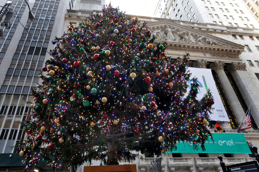 Праздник приближается: подборка самых красивых новогодних елок в мире