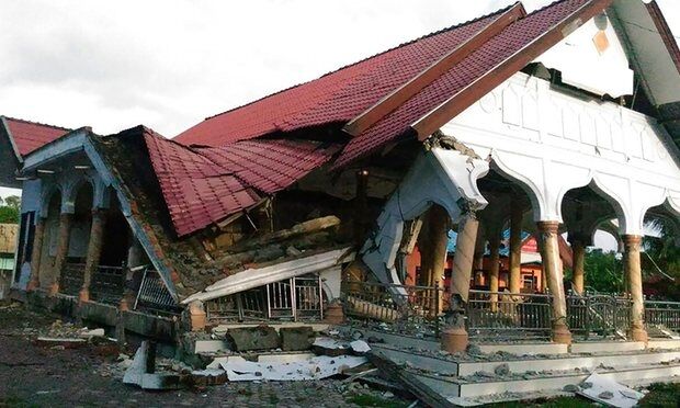 В Індонезії стався потужний землетрус: загиблих вже майже 100 осіб. Опубліковані фото і відео