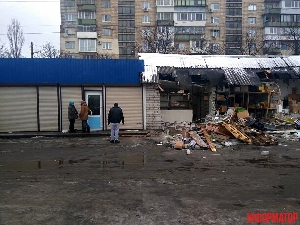 У Києві бульдозером розгромили кіоски на ринку