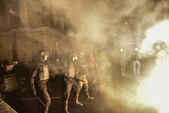 Футбольные беспорядки в Одессе: появилось драматичное видео