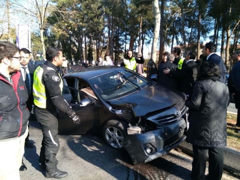 Кортеж Эрдогана попал в серьезное ДТП в Стамбуле: опубликованы фото