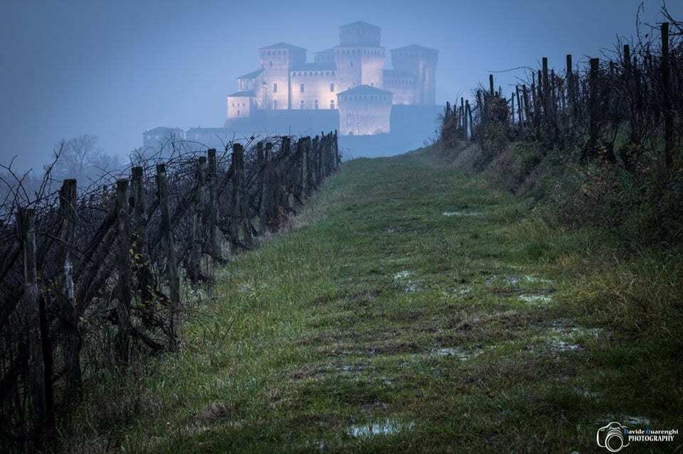 Северная Италия: фото таинственного замка Торрекьяра