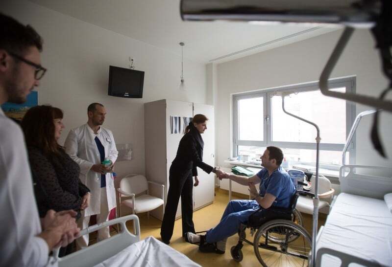 Марина Порошенко з гостинцями провідала бійців АТО, які лікуються в Берліні