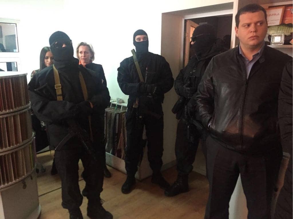 Оккупанты устроили "маски-шоу" на предприятии Ислямова и подали иск о его банкротстве