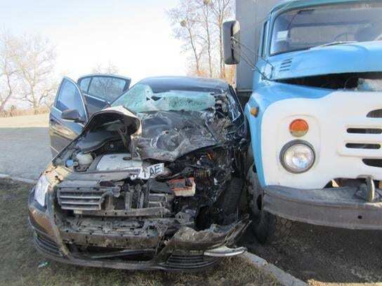 ДТП на Киевщине: автомобиль врезался в грузовик