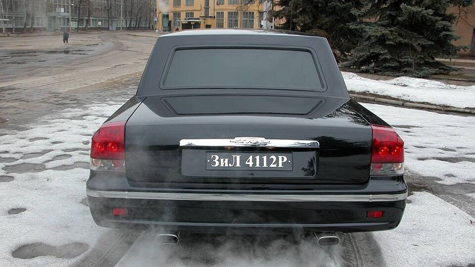Путин "забраковал": президентский лимузин решили продать за $1,2 млн. Фоторепортаж