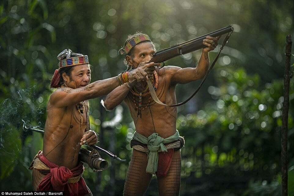 Особые тату и черепа мертвых: как живет в 21 веке коренной народ Индонезии