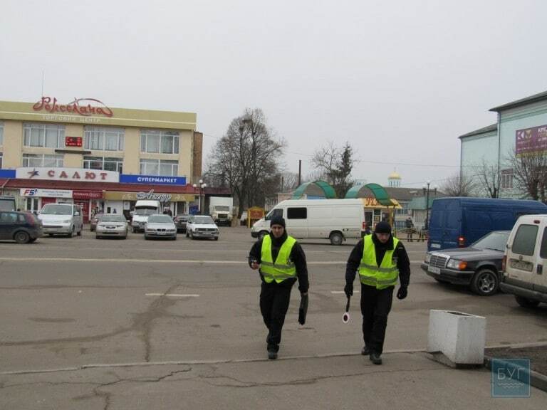 На Волыне полиция наказала депутатов-"героев парковки" во время сессии горсовета: фото и видеофакт