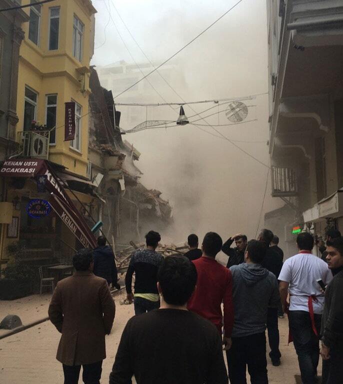 ЧП в Турции: в центре Стамбула обрушилось пятиэтажное здание