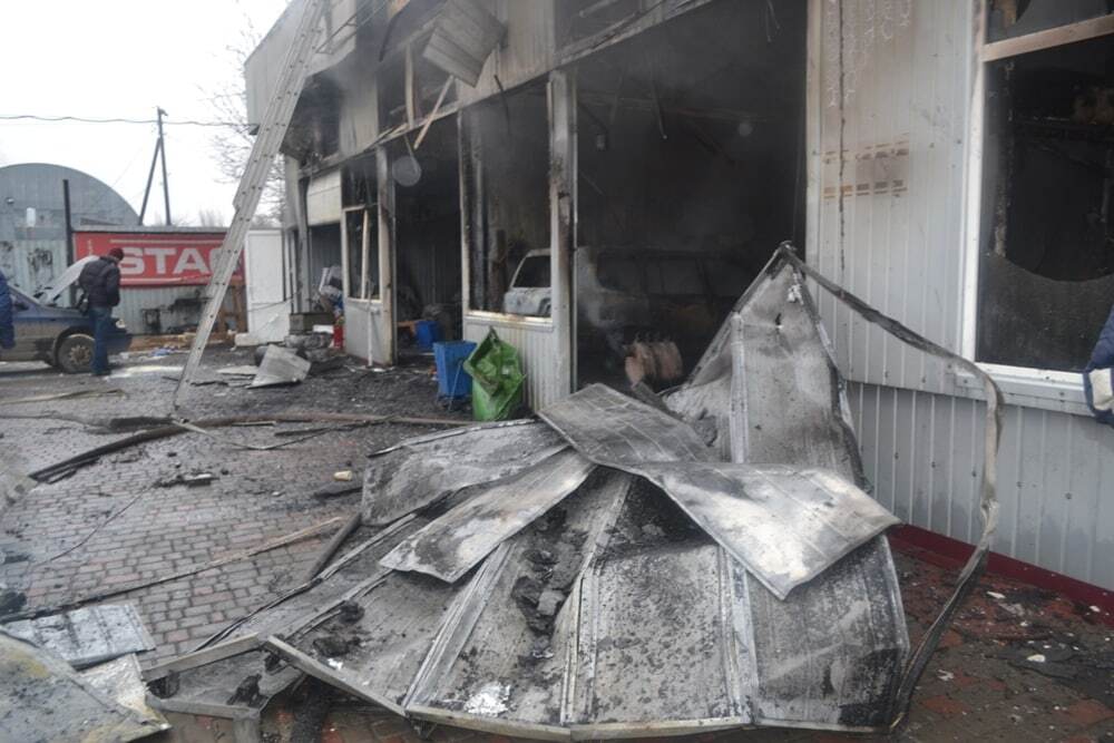 В Одессе произошел пожар на СТО: есть пострадавшие
