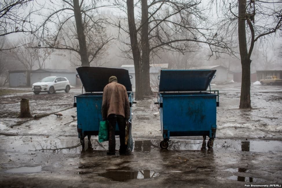 Как выглядит Донецк через год после Минска: фоторепортаж