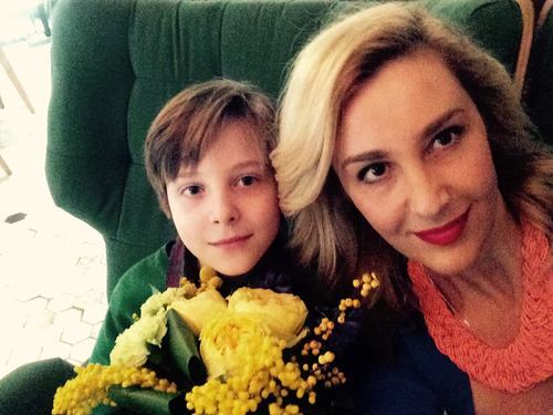 Мама года Снежана Егорова вывела детей в свет (фото)