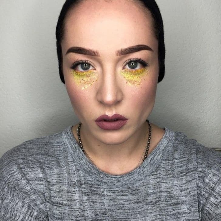 "Блестящие слезы": новый тренд покорил модниц всего мира