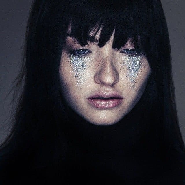 "Блестящие слезы": новый тренд покорил модниц всего мира