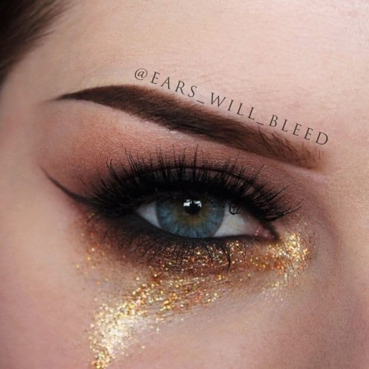 "Блестящие слезы": новый тренд покорил модниц всего мира