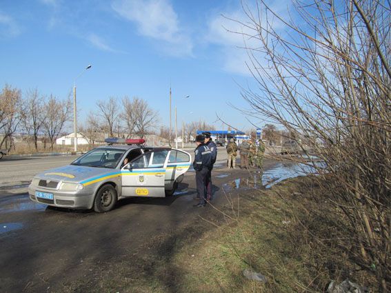 Полицейские устроили перестрелку с добровольцами возле Славянска: опубликованы фото