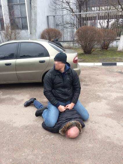 СБУ задержала на взятке полицейских из Обухова: подробности