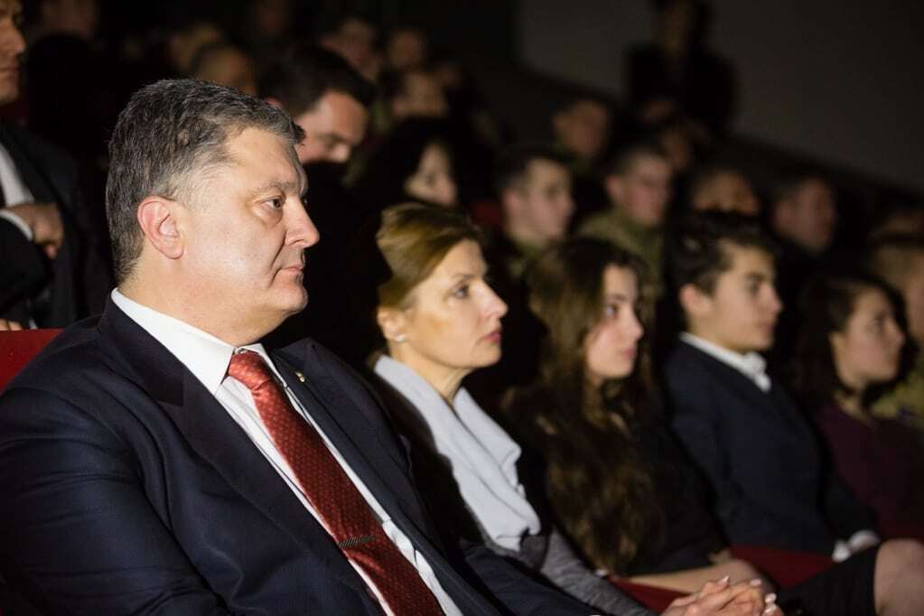 Дебальцевська операція назавжди увійде в підручники з історії - Порошенко