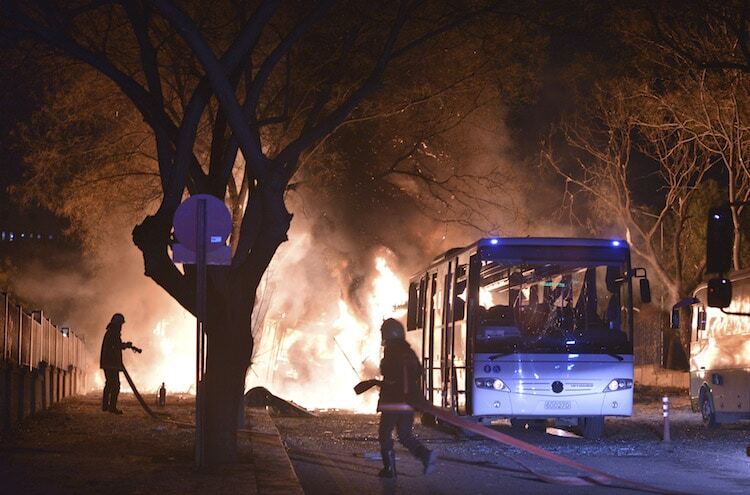 Теракт в Турции: все подробности, фото и видео взрывов в Анкаре