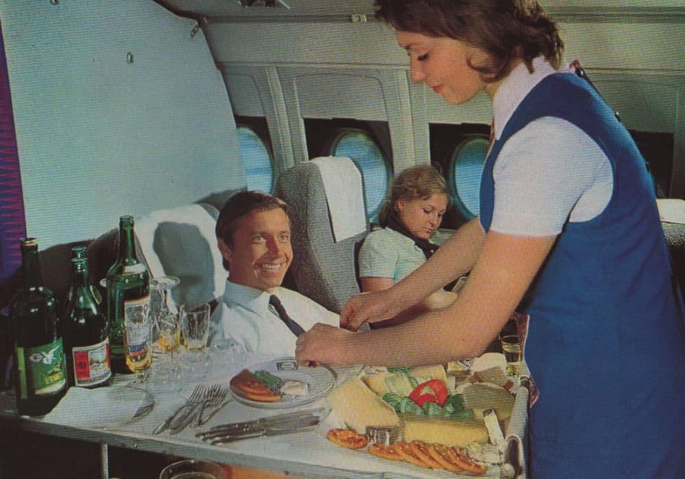 Туризм в СССР: как летали в первом классе самолета советские люди