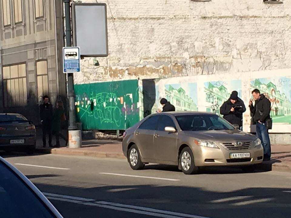 Бинго: в Киеве автохам умудрился нарушить сразу несколько правил парковки