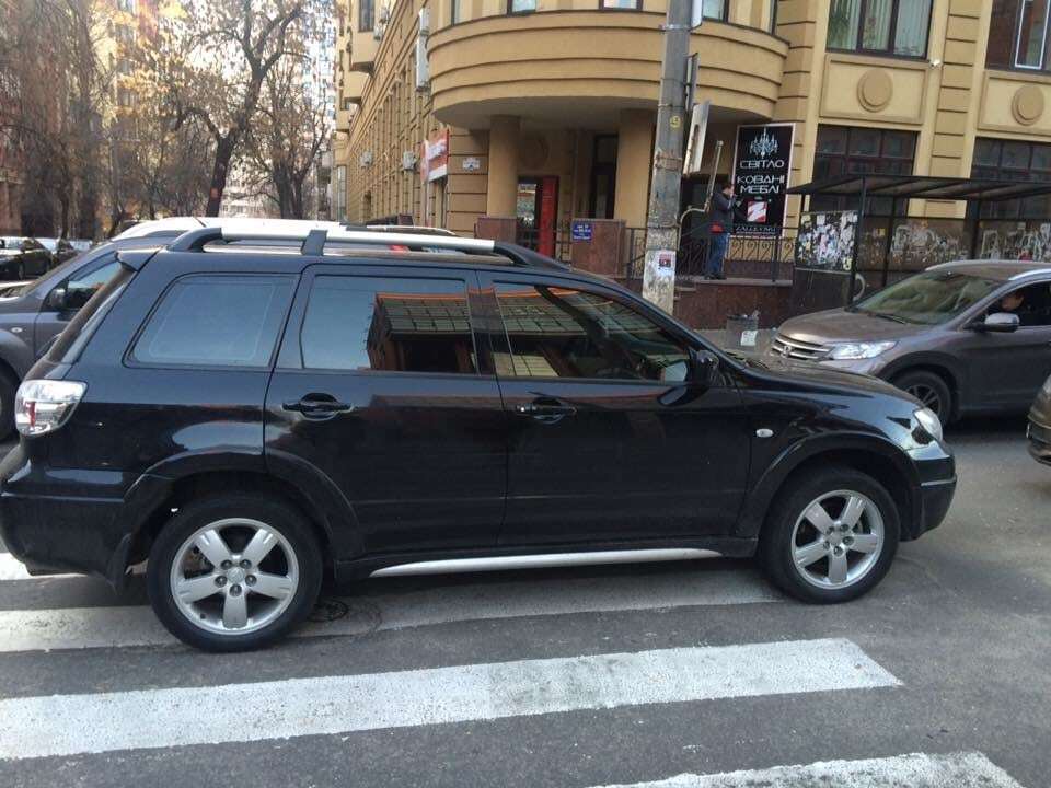 В соцсети показали "любимый район" автохамов в Киеве: опубликованы фото