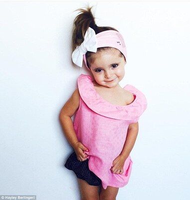 Двухлетняя девочка стала звездой Instagram: трогательные фото