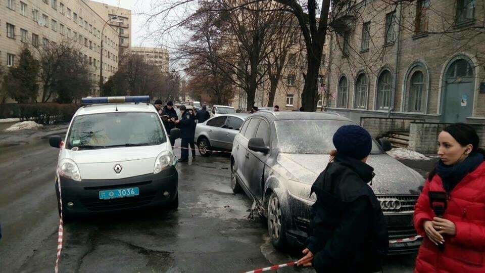 У Києві біля будівлі суду підірвали авто відомого адвоката