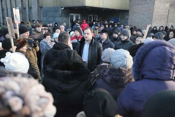 Новоиспеченному "мэру" Губареву в Ясиноватой устроили "теплую встречу". Опубликованы фото
