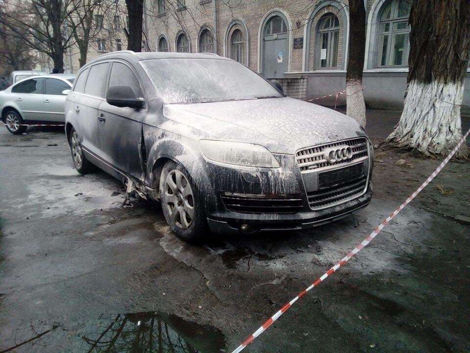 У Києві біля будівлі суду підірвали авто відомого адвоката