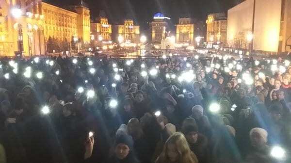 "Спи собі сама": тысячи киевлян на Майдане почтили память Кузьмы Скрябина