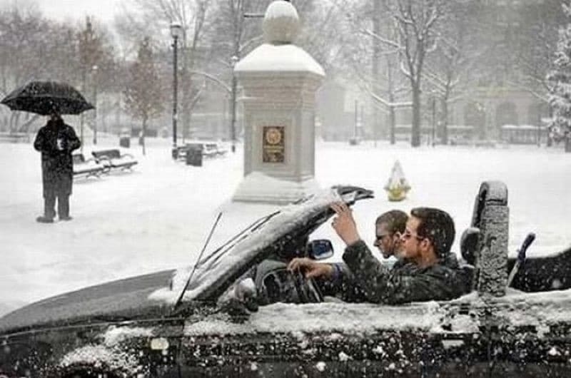 На холоди байдуже: смішні фото людей, які побороли зиму