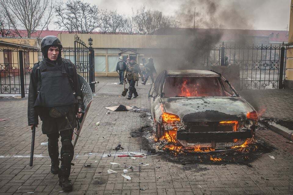 Кровавый Майдан: фотограф опубликовал неизвестные снимки с Институтской