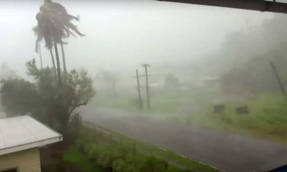 Страшний шторм на Фіджі стер селища з лиця землі: є жертви. Фотофакт