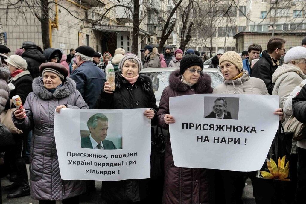 Присяжнюк - кум Януковича: від ГПУ вимагають відновити кримінальні справи проти екс-міністра