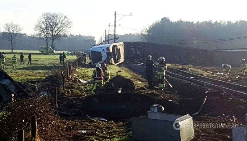 Смертельна катастрофа в Нідерландах: пасажирський потяг зіткнувся з краном. Фоторепортаж