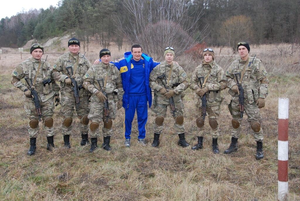 Футболист сборной Украины помог пограничникам задержать бандитов: яркие фотографии