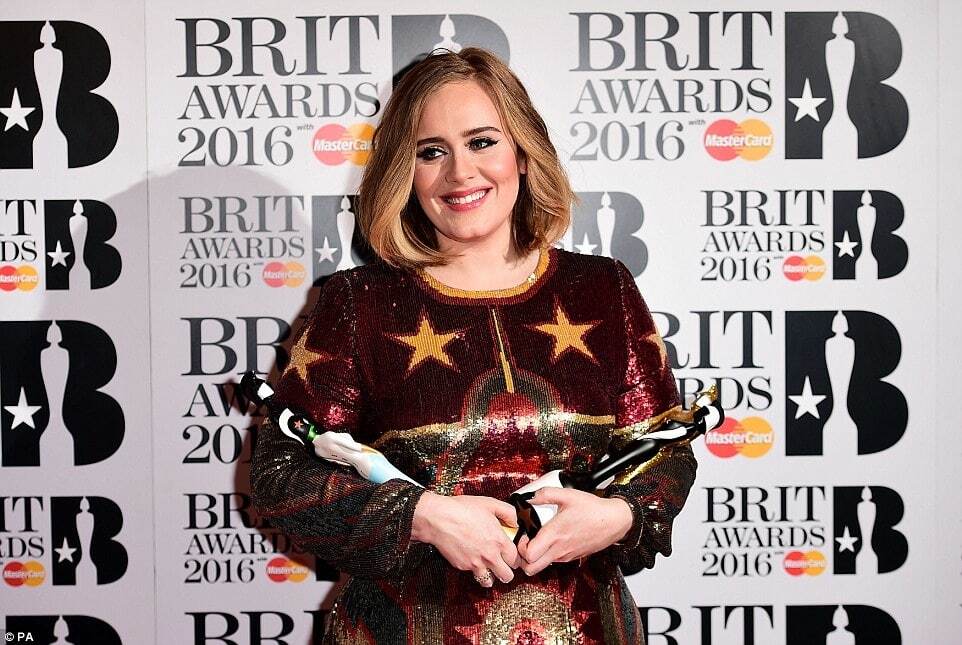 Адель разрыдалась на церемонии вручения премии Brit Awards-2016