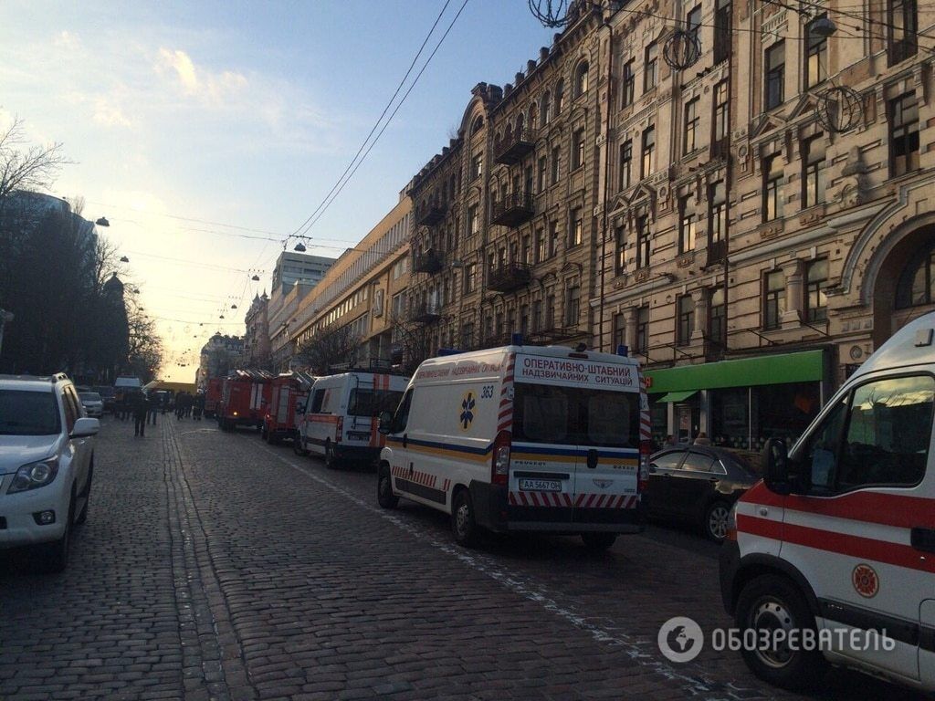 Обвал будинку в центрі Києві: подробиці НП, фото і відео