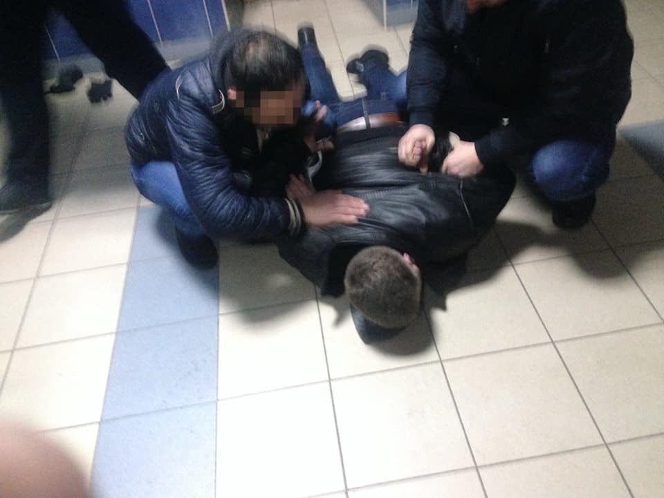 На пол, лицом вниз! СБУ задержала коррупционера за взятку в 1,2 млн – опубликованы фото